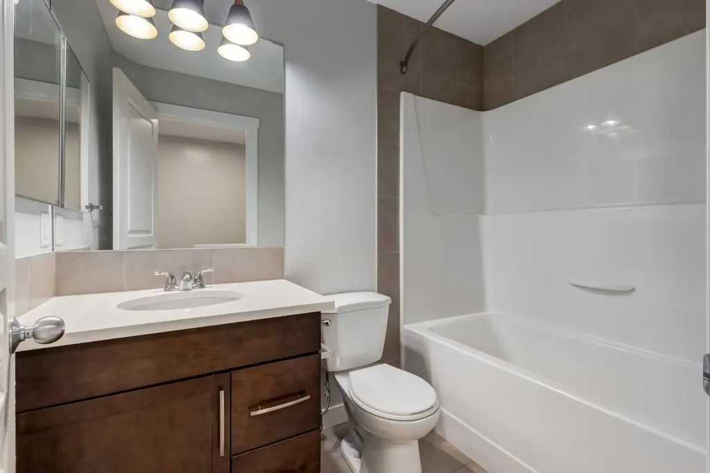 1022 Mckenzie Towne Villas SE Calgary AB T2Z 1E4