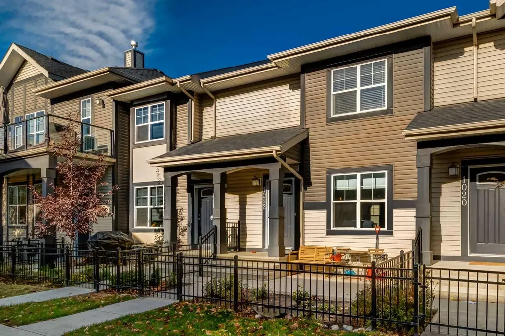 1022 Mckenzie Towne Villas SE Calgary AB T2Z 1E4