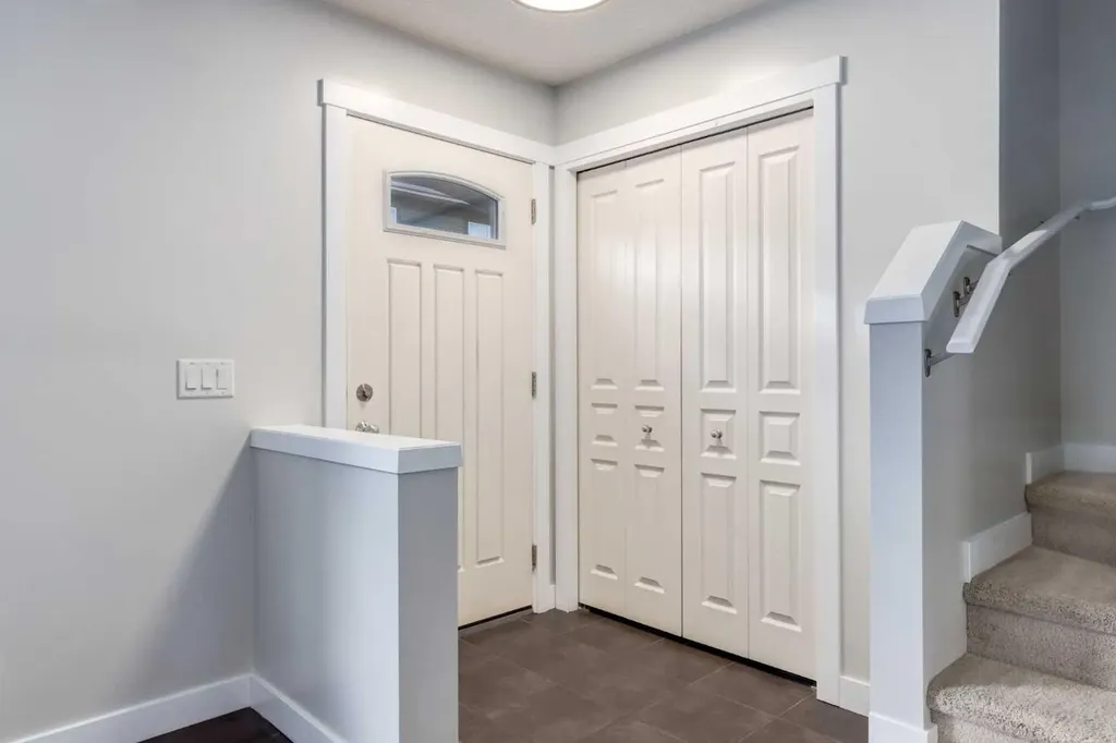 1022 Mckenzie Towne Villas SE Calgary AB T2Z 1E4