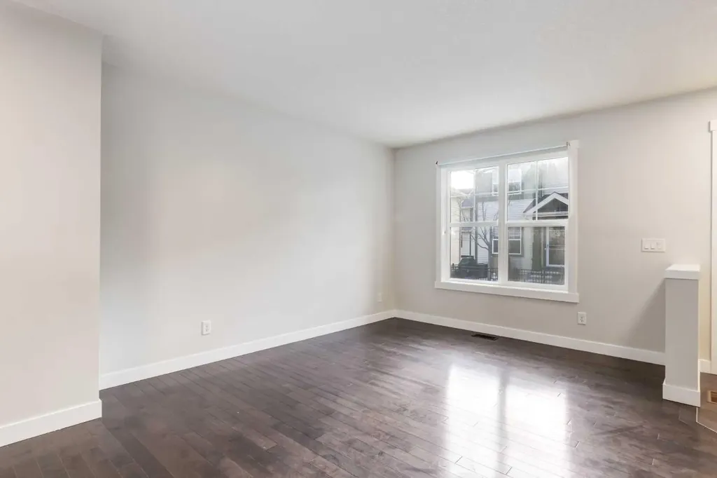 1022 Mckenzie Towne Villas SE Calgary AB T2Z 1E4