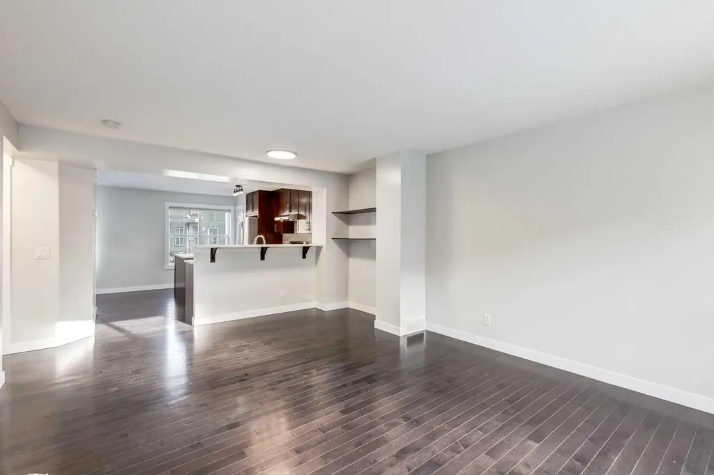 1022 Mckenzie Towne Villas SE Calgary AB T2Z 1E4