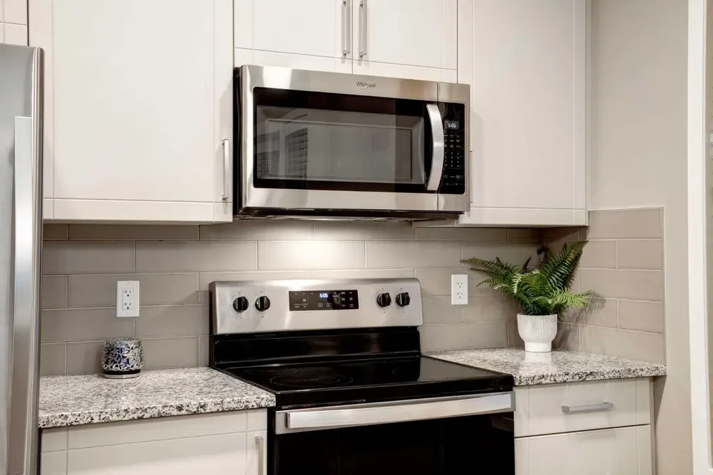 30 Mahogany Mews SE Calgary AB T3M 3H4