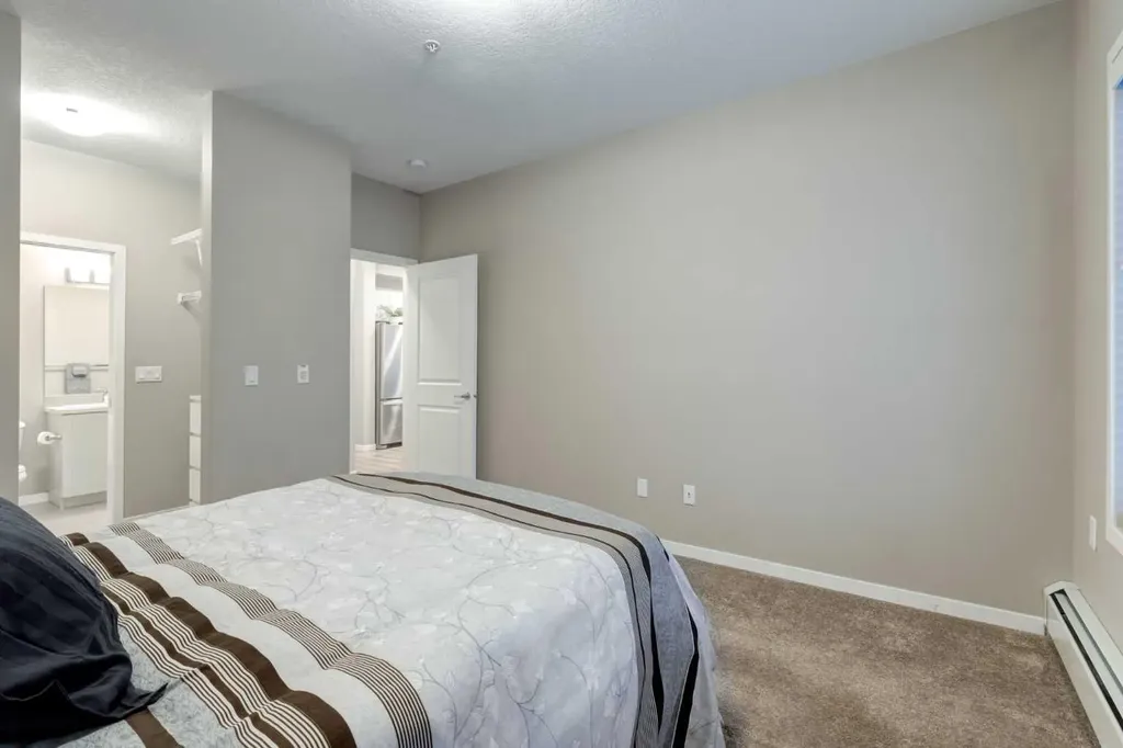 30 Mahogany Mews SE Calgary AB T3M 3H4