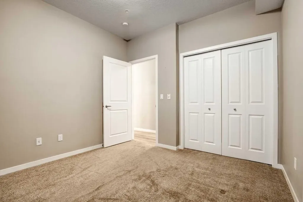30 Mahogany Mews SE Calgary AB T3M 3H4