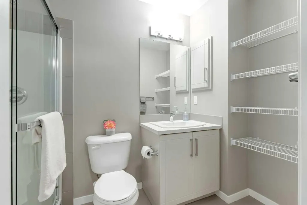 30 Mahogany Mews SE Calgary AB T3M 3H4
