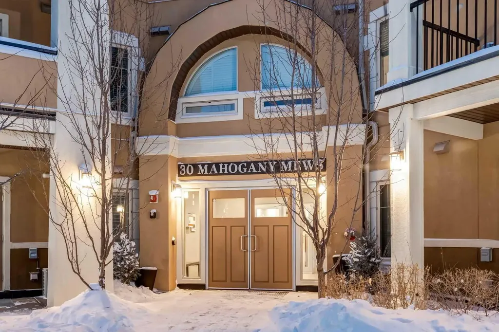 30 Mahogany Mews SE Calgary AB T3M 3H4