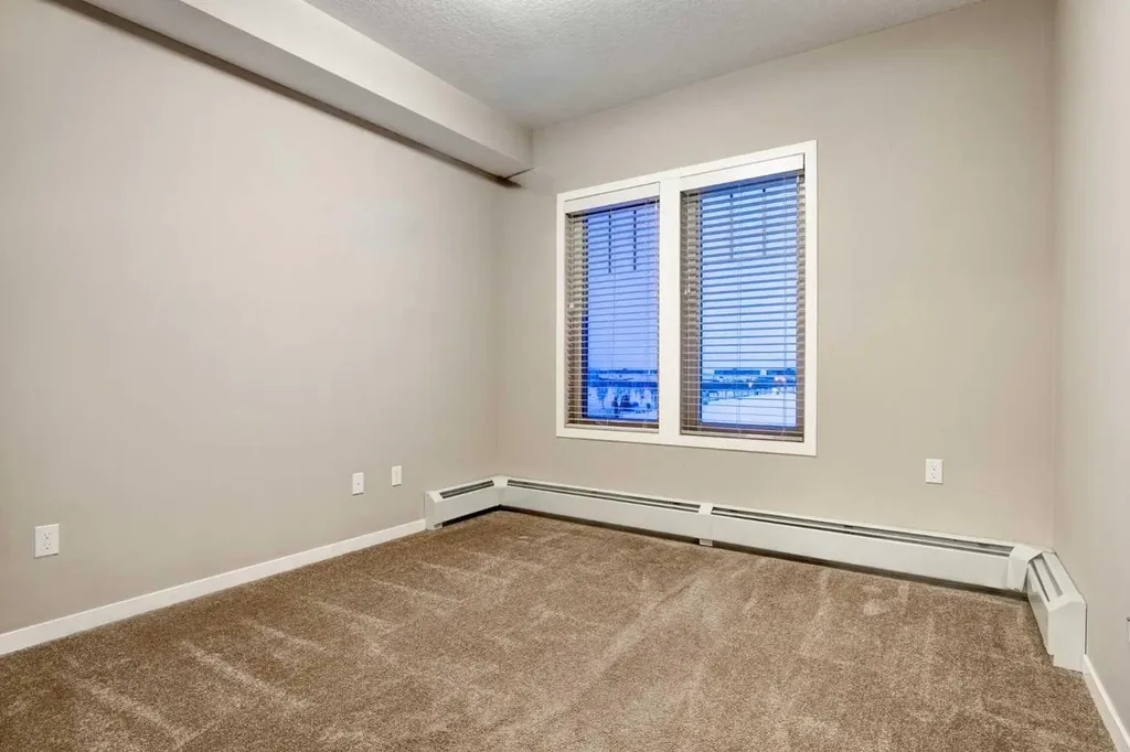 30 Mahogany Mews SE Calgary AB T3M 3H4