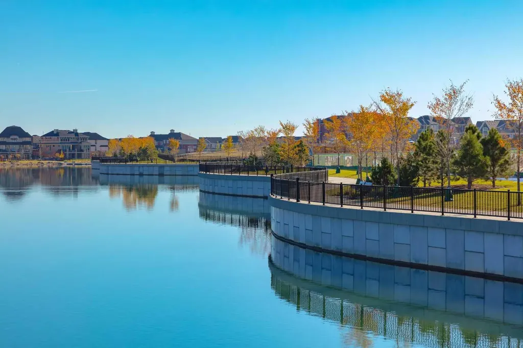 30 Mahogany Mews SE Calgary AB T3M 3H4