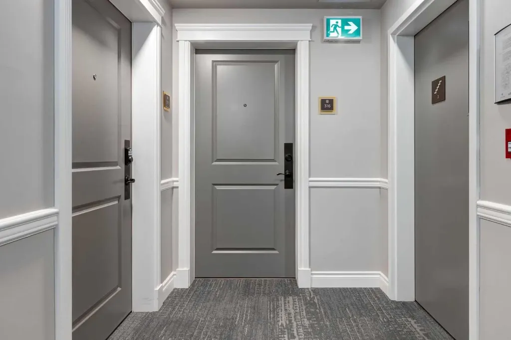 30 Mahogany Mews SE Calgary AB T3M 3H4