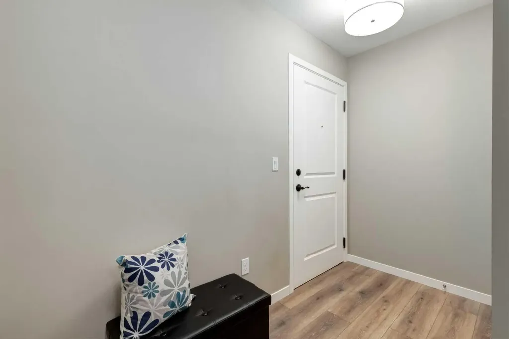 30 Mahogany Mews SE Calgary AB T3M 3H4