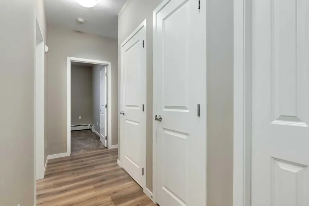 30 Mahogany Mews SE Calgary AB T3M 3H4