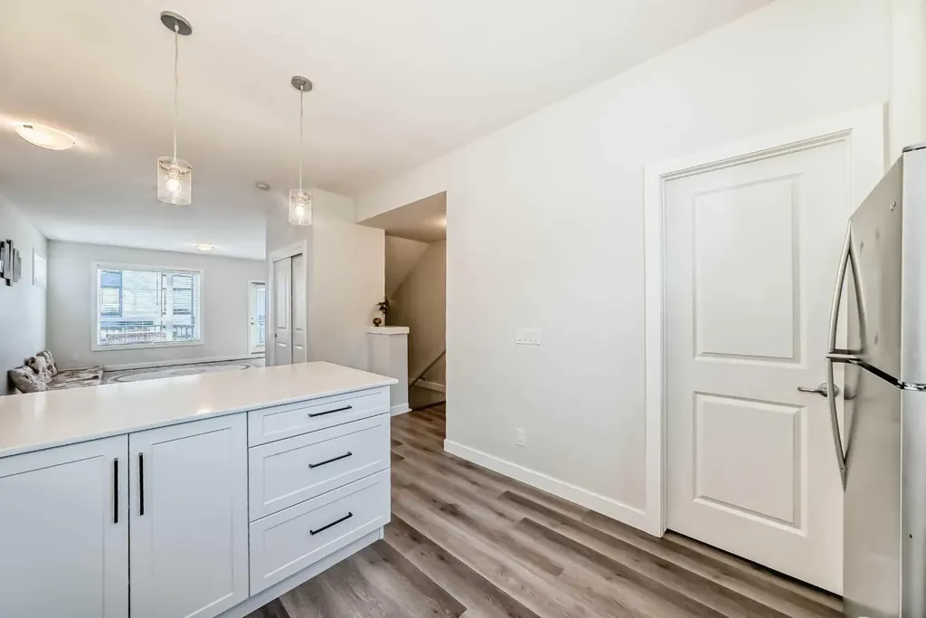 30 Evanscrest Park NW Calgary AB T3P 1R3