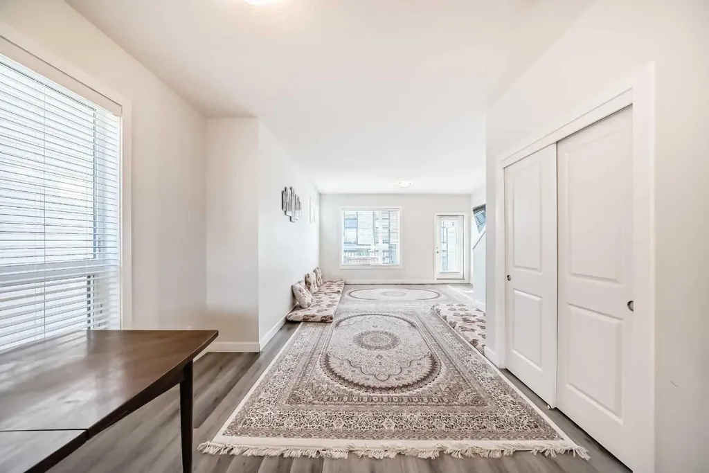 30 Evanscrest Park NW Calgary AB T3P 1R3