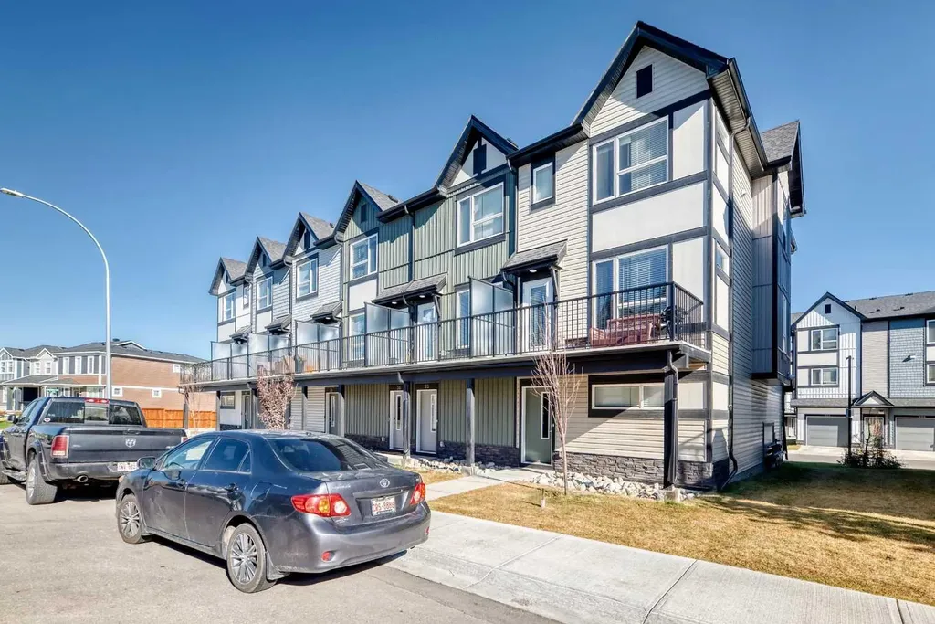 30 Evanscrest Park NW Calgary AB T3P 1R3