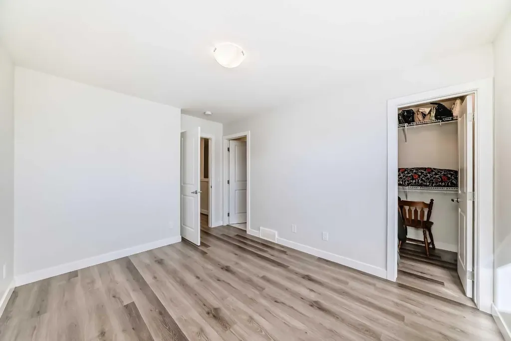 30 Evanscrest Park NW Calgary AB T3P 1R3