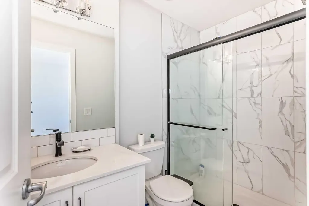 30 Evanscrest Park NW Calgary AB T3P 1R3