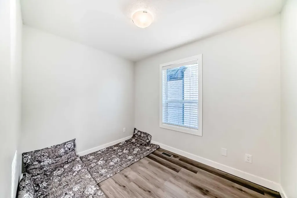 30 Evanscrest Park NW Calgary AB T3P 1R3