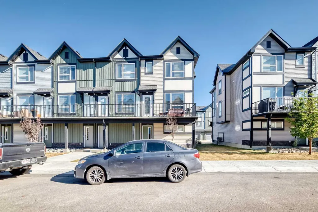 30 Evanscrest Park NW Calgary AB T3P 1R3