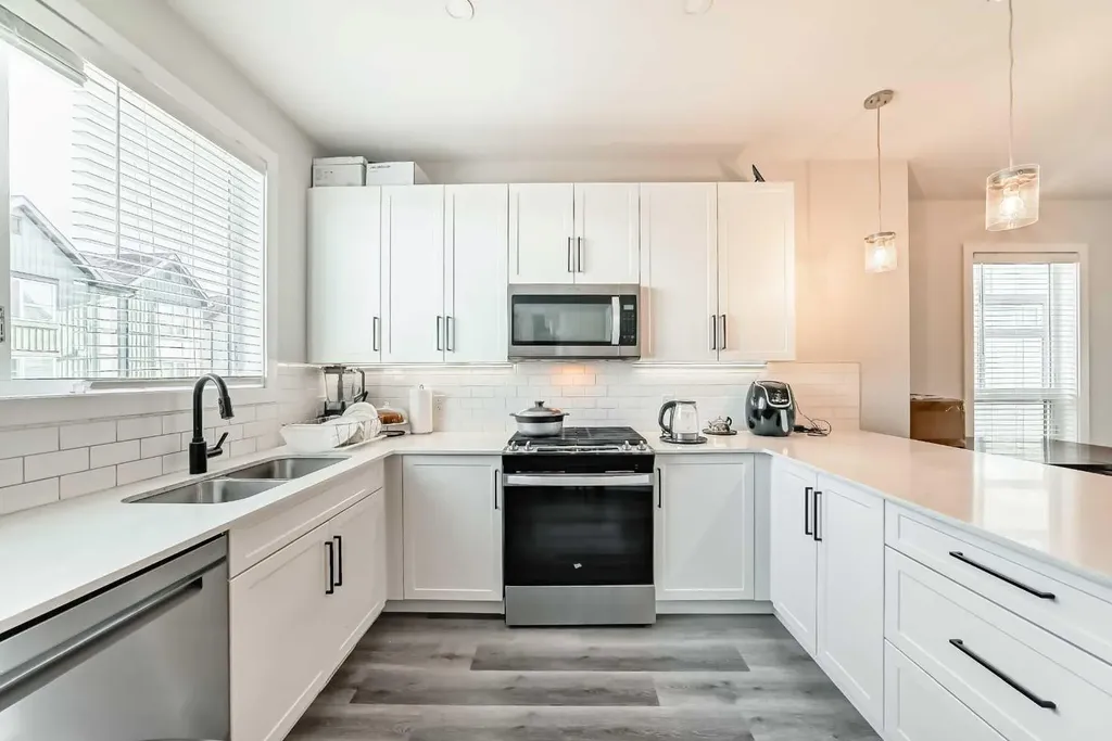 30 Evanscrest Park NW Calgary AB T3P 1R3