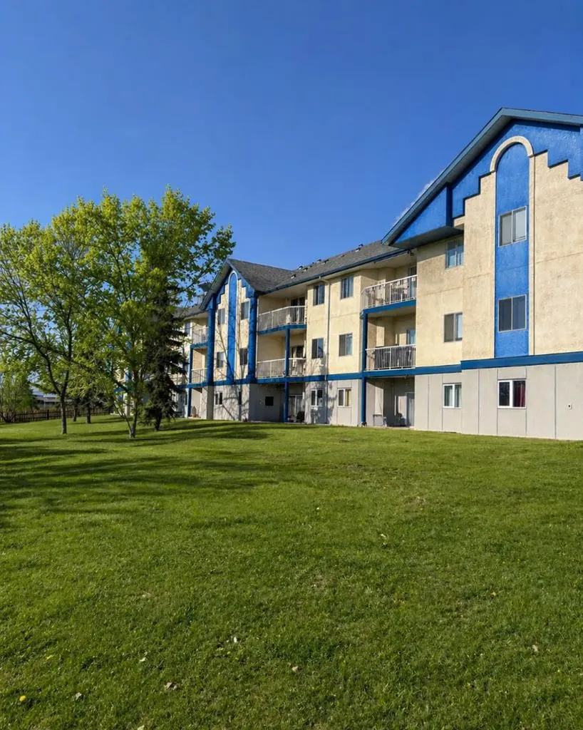 10405 99 Street Grande Prairie AB T8V6Z3