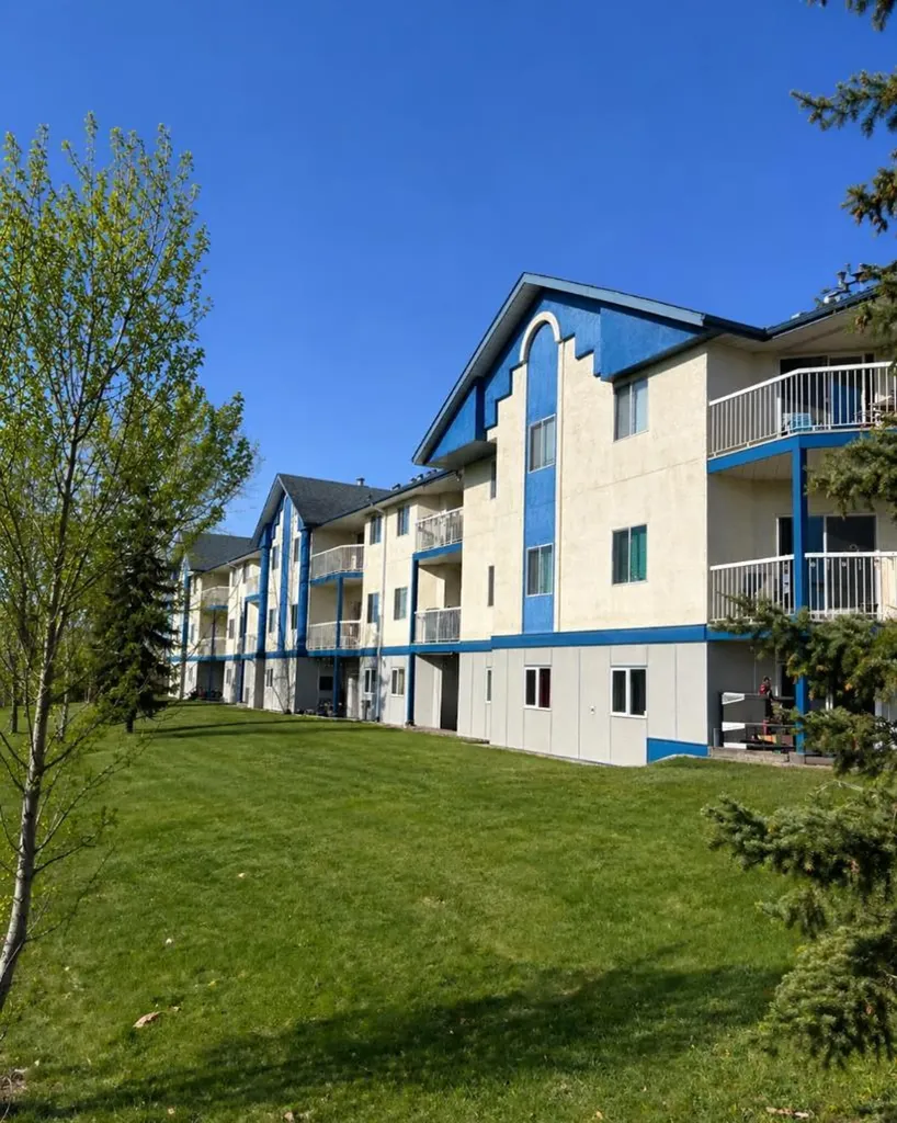 10405 99 Street Grande Prairie AB T8V6Z3