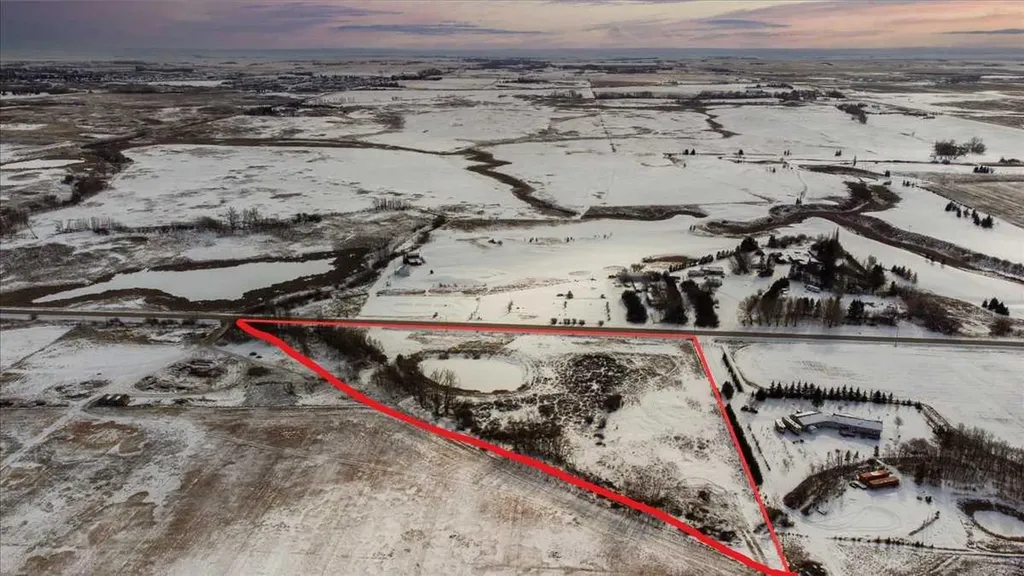 253032 Township Road 244 Rural Wheatland County AB T1P 1H5