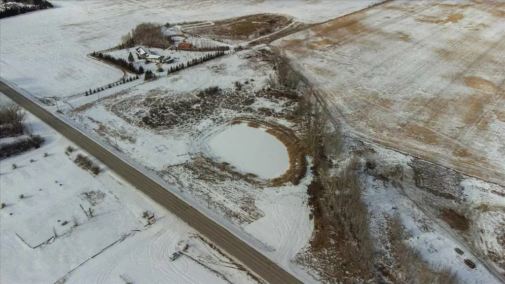 253032 Township Road 244 Rural Wheatland County AB T1P 1H5