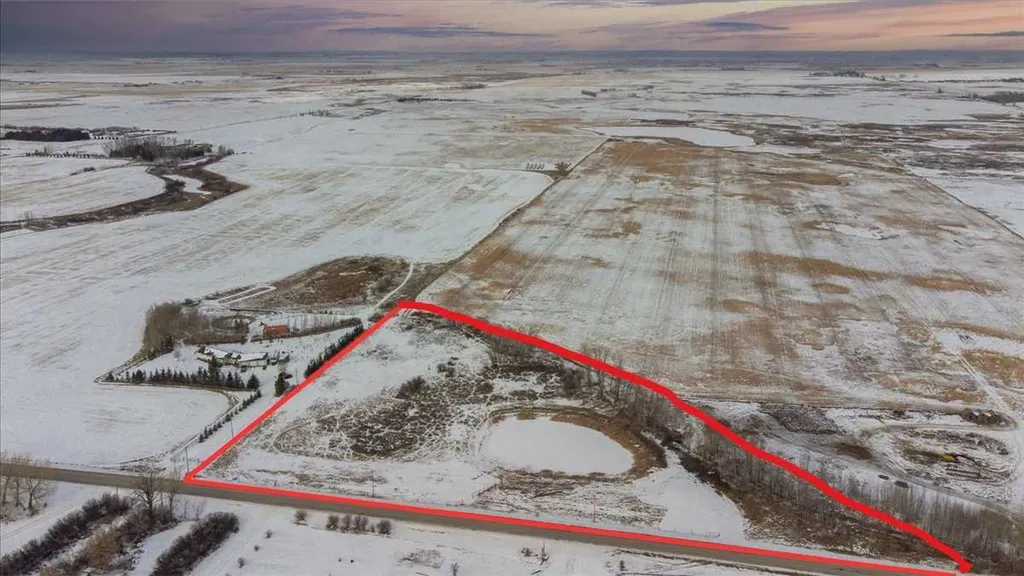 253032 Township Road 244 Rural Wheatland County AB T1P 1H5