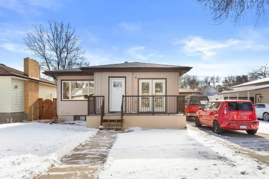 139 5 Street SE Medicine Hat AB T1A0M5