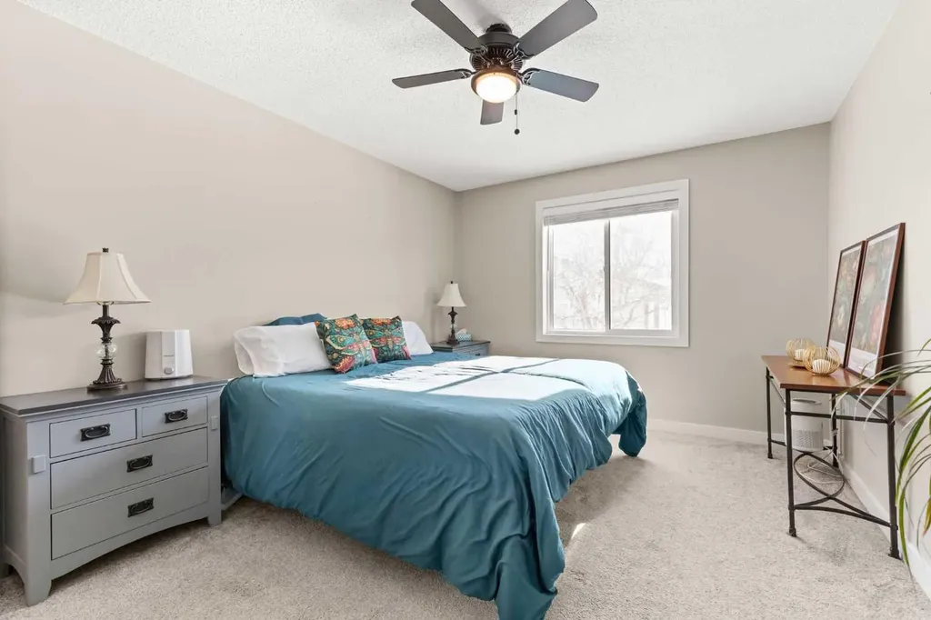 139 5 Street SE Medicine Hat AB T1A0M5