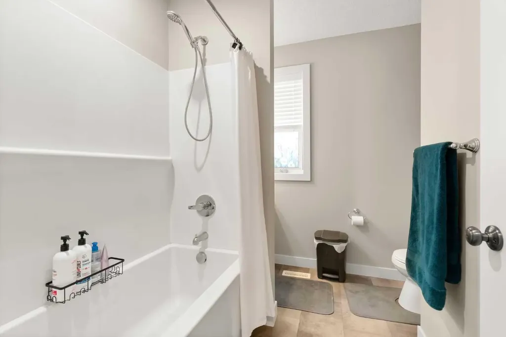 139 5 Street SE Medicine Hat AB T1A0M5