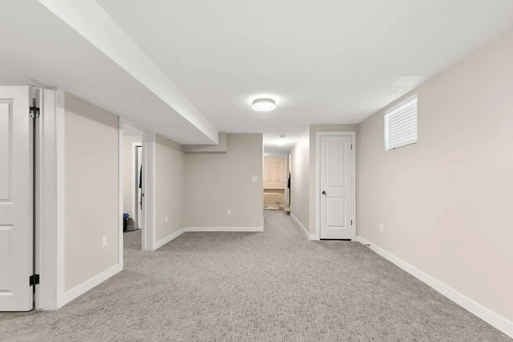 139 5 Street SE Medicine Hat AB T1A0M5