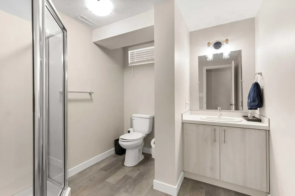 139 5 Street SE Medicine Hat AB T1A0M5