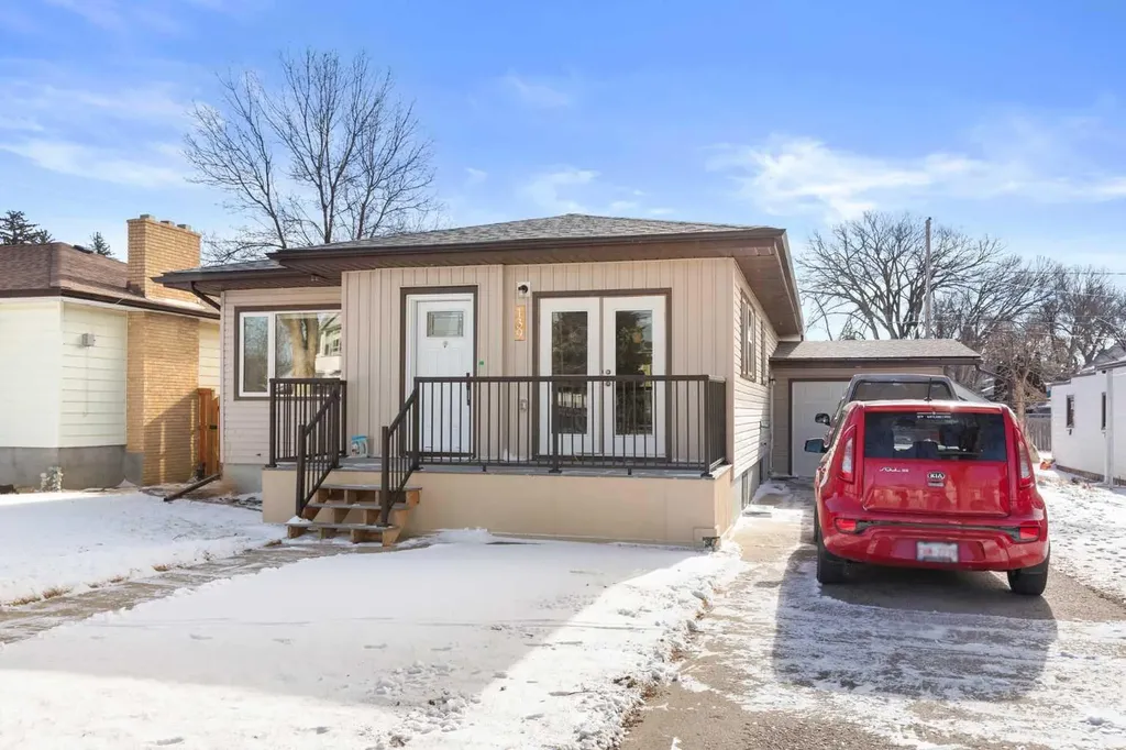139 5 Street SE Medicine Hat AB T1A0M5