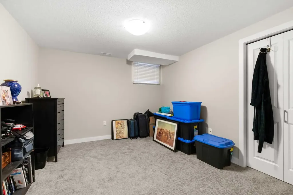 139 5 Street SE Medicine Hat AB T1A0M5