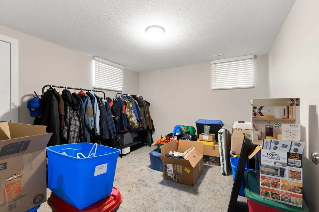 139 5 Street SE Medicine Hat AB T1A0M5