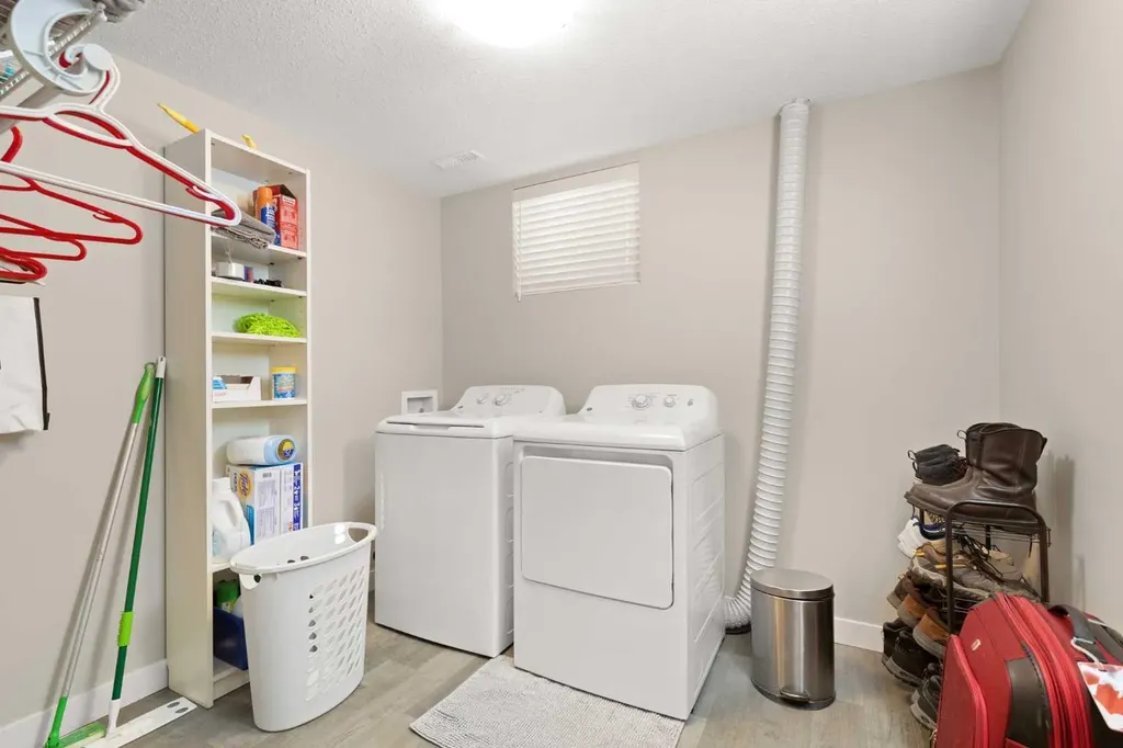 139 5 Street SE Medicine Hat AB T1A0M5