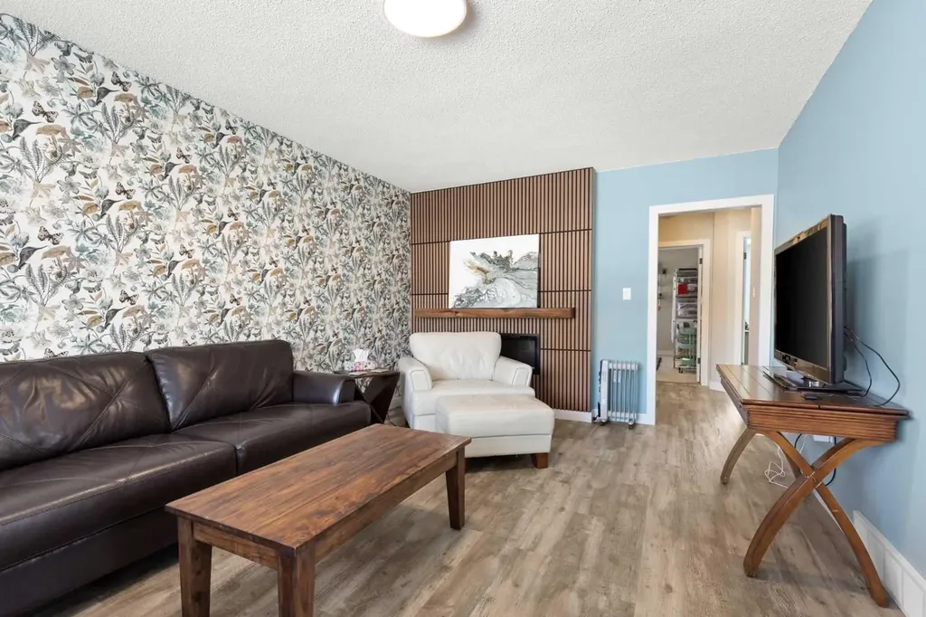 139 5 Street SE Medicine Hat AB T1A0M5