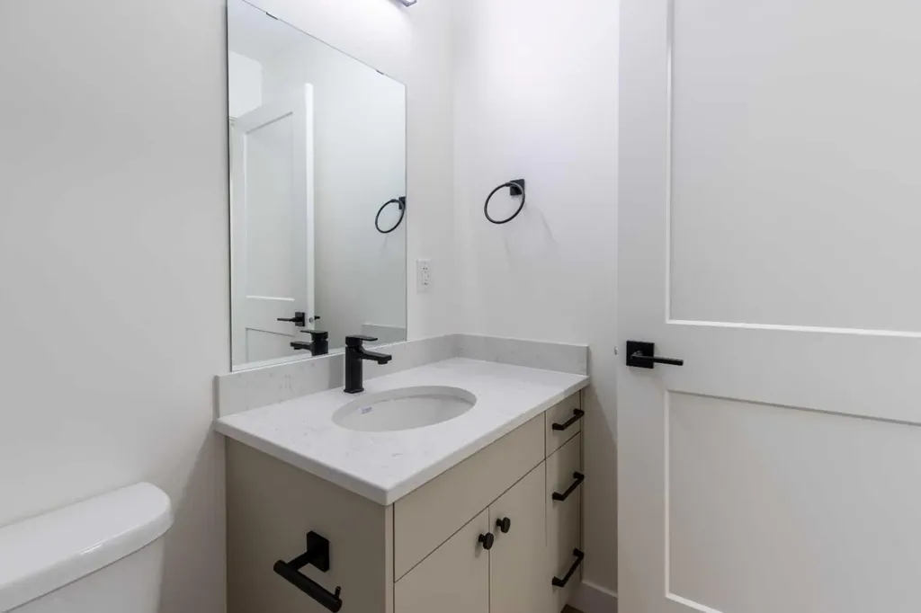 2815 16 Avenue Coaldale AB T1M0G9