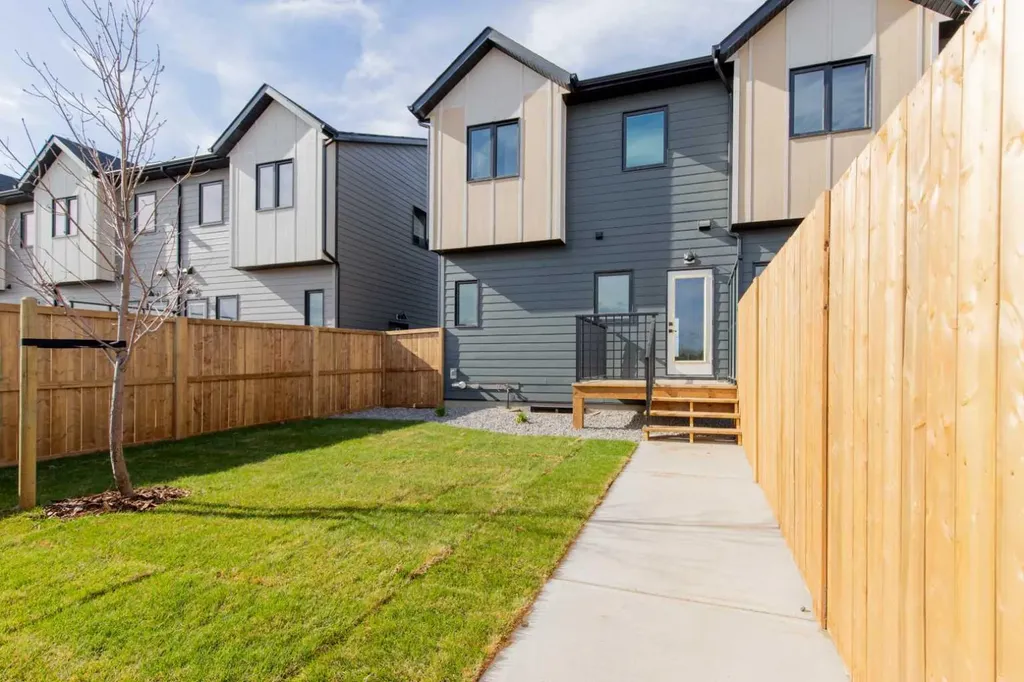 2815 16 Avenue Coaldale AB T1M0G9