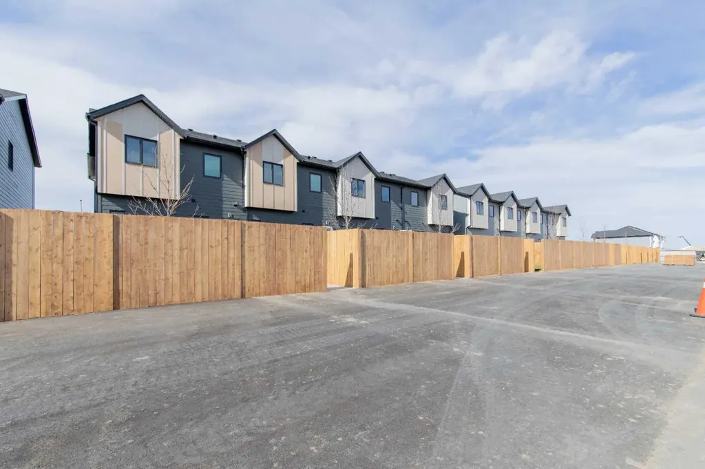 2813 16 Avenue Coaldale AB T1M 0G9