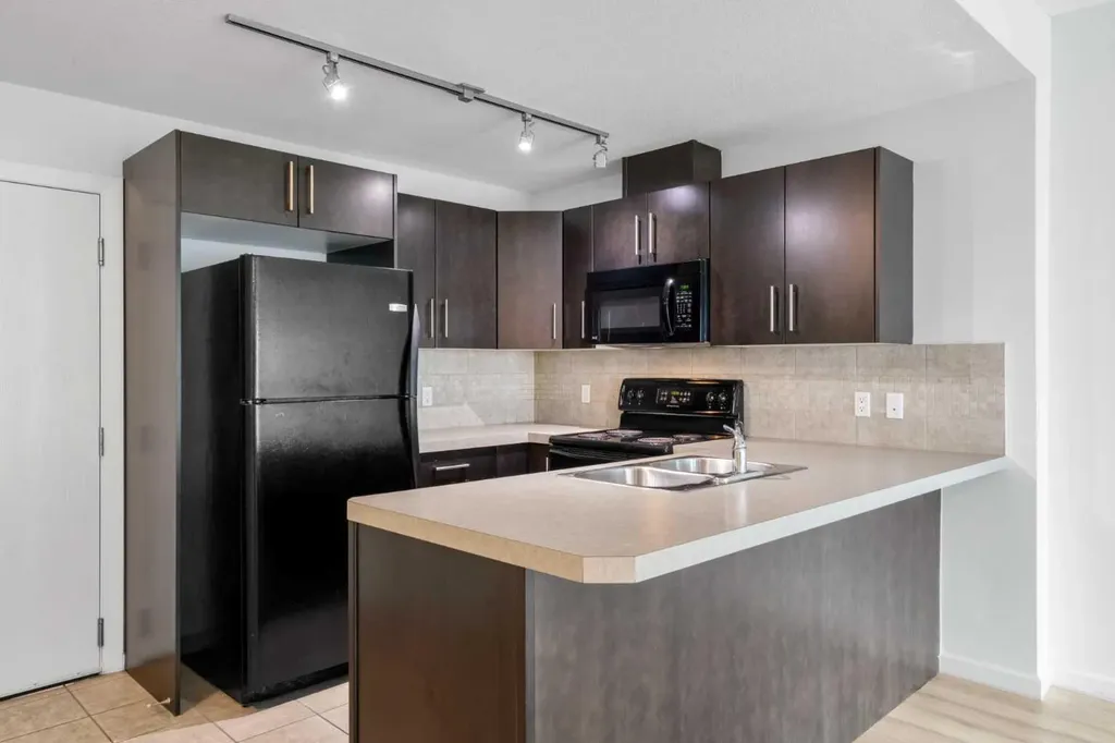 210 15 Avenue SE Calgary AB T2G 0B5