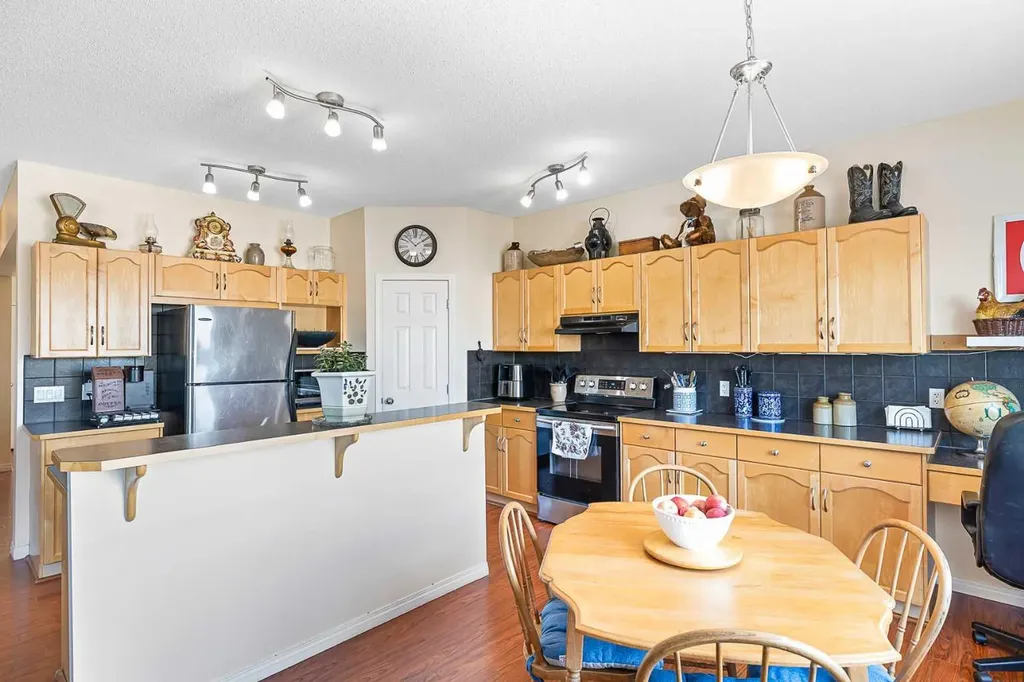 436 Cimarron Boulevard Okotoks AB T1S 0J4
