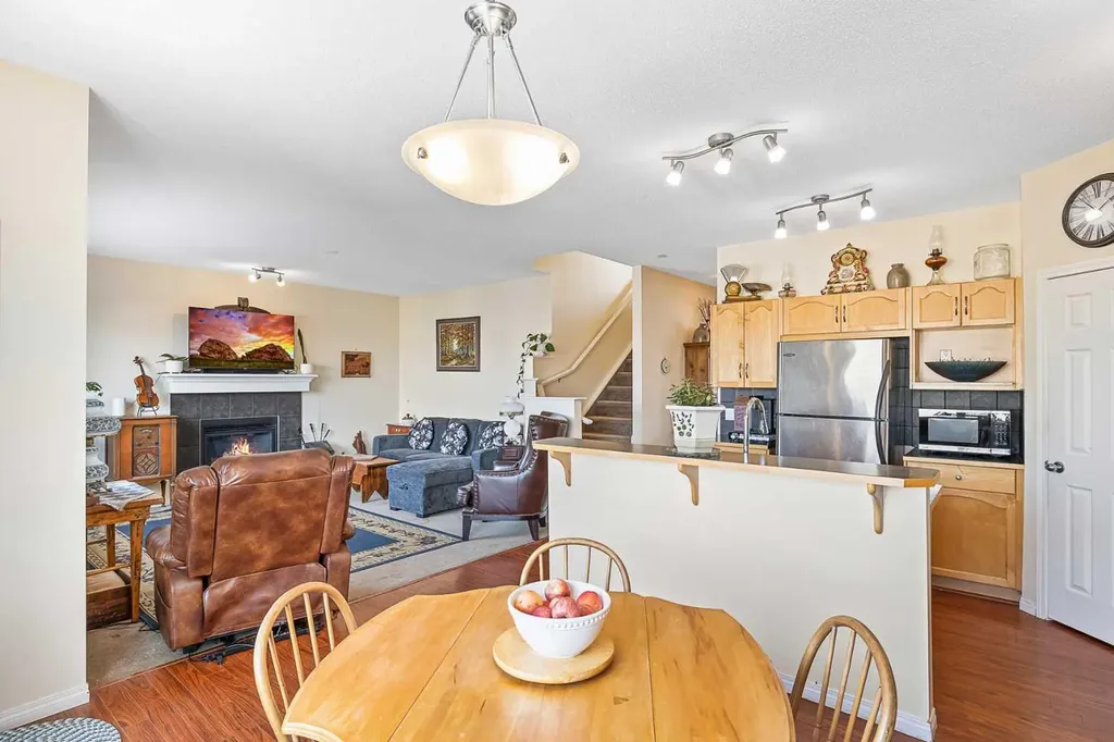 436 Cimarron Boulevard Okotoks AB T1S 0J4