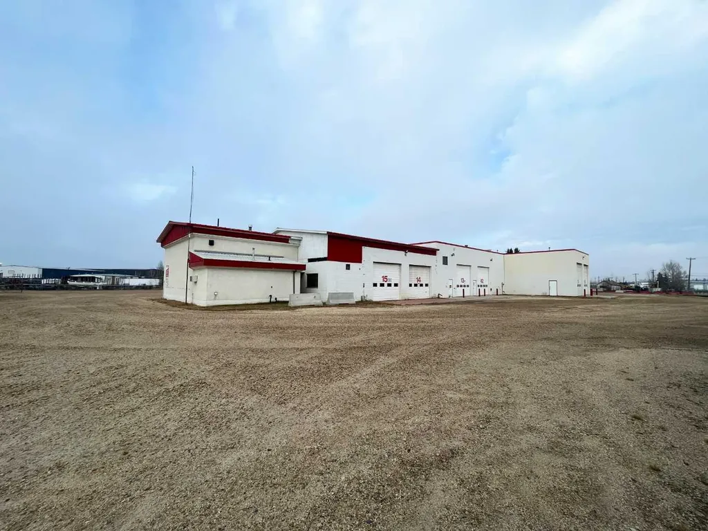 3624 36 Avenue Whitecourt AB T7S 1N8