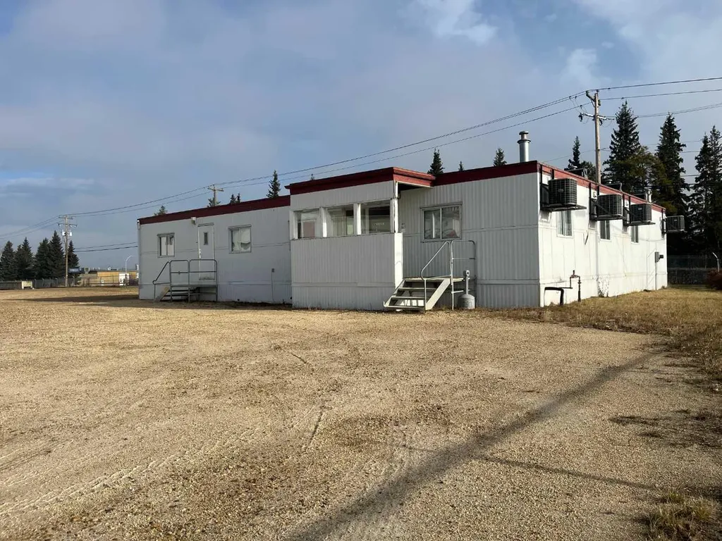3624 36 Avenue Whitecourt AB T7S 1N8