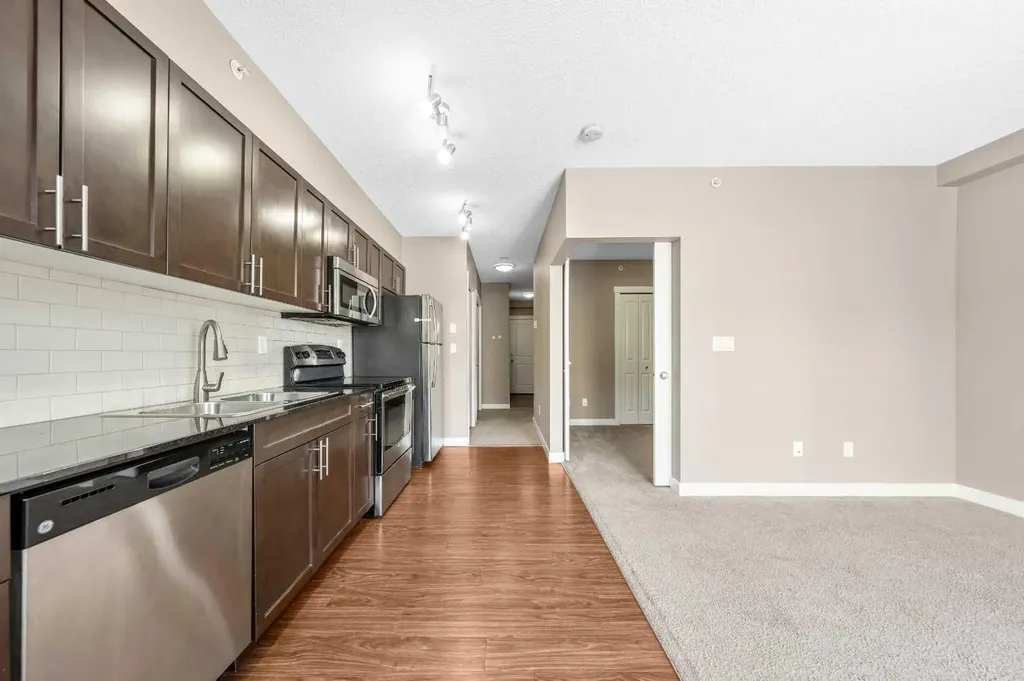 10 Kincora Glen Park NW Calgary AB T3R 1R9