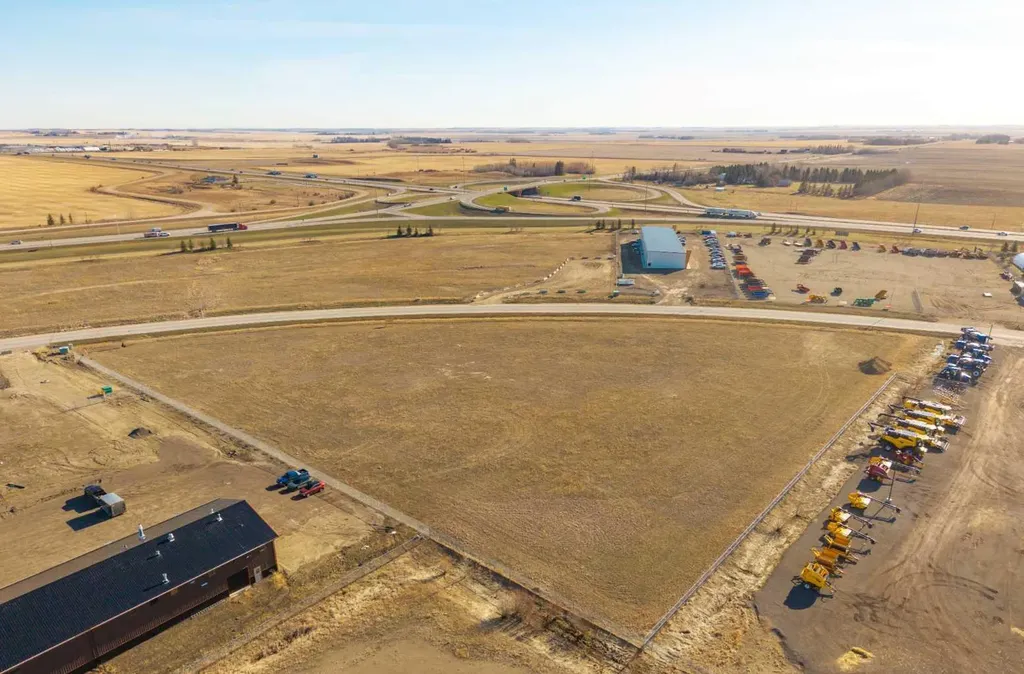 20 - 32580 Range Road 11 Rural Mountain View County AB T4H 4N4