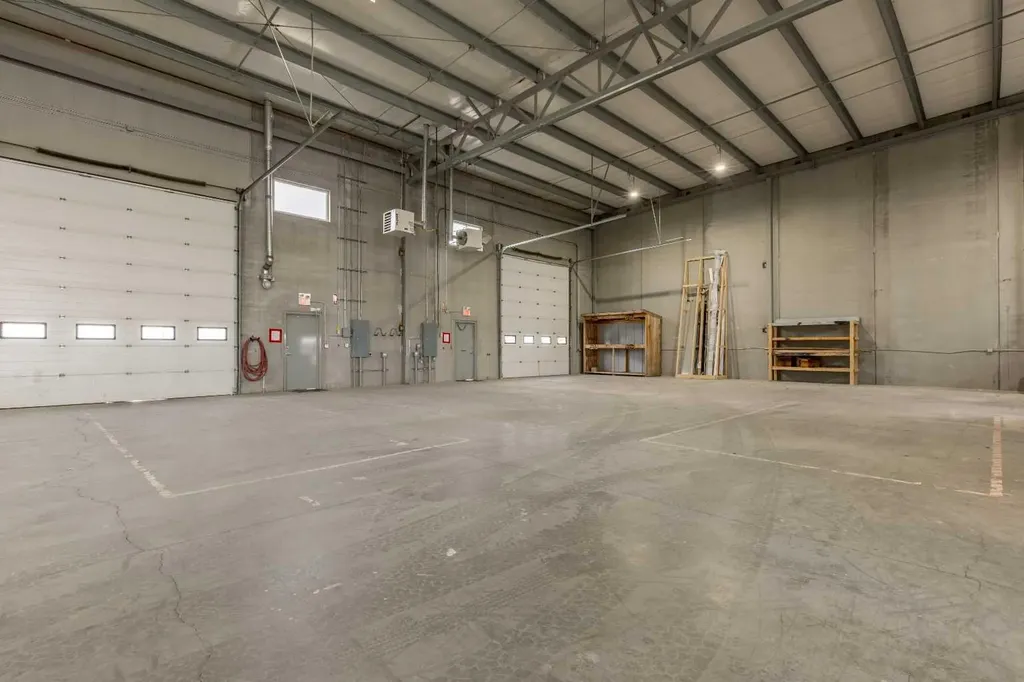 565 41 Street N Lethbridge AB T1H7B6