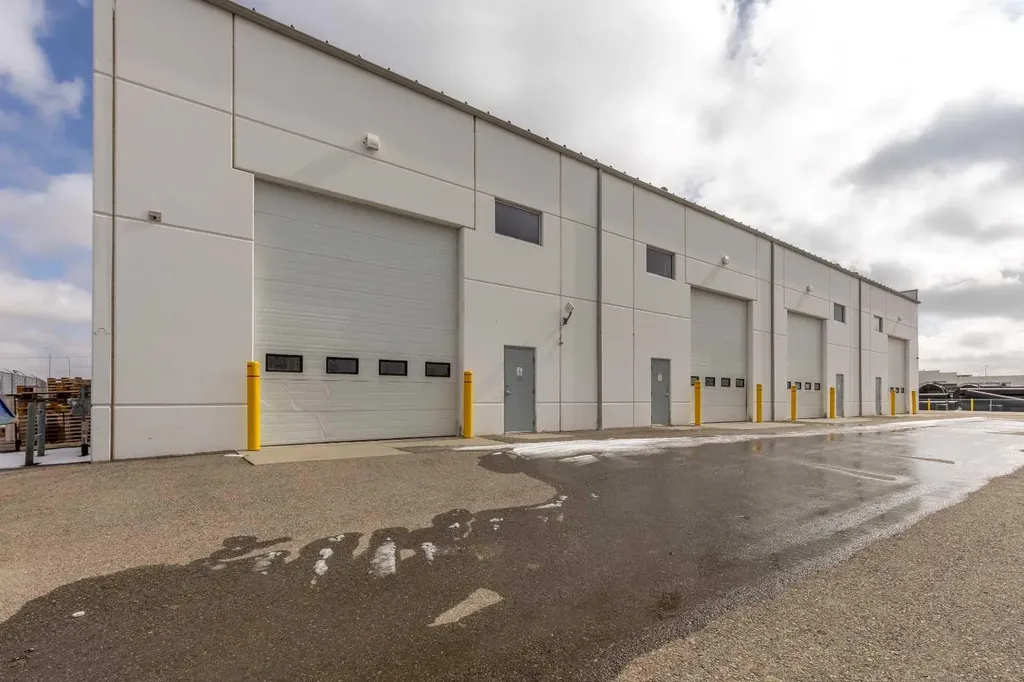 565 41 Street N Lethbridge AB T1H7B6